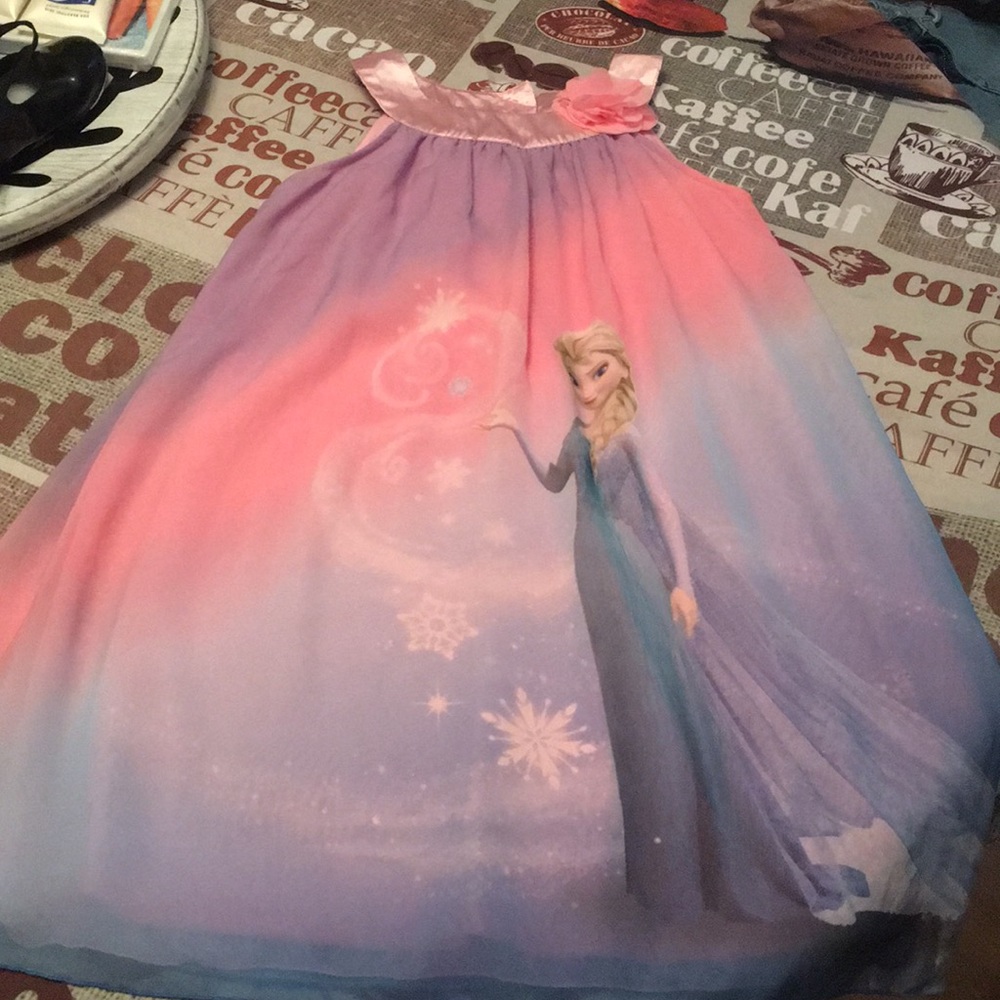 Girls Disney/Elsa dress